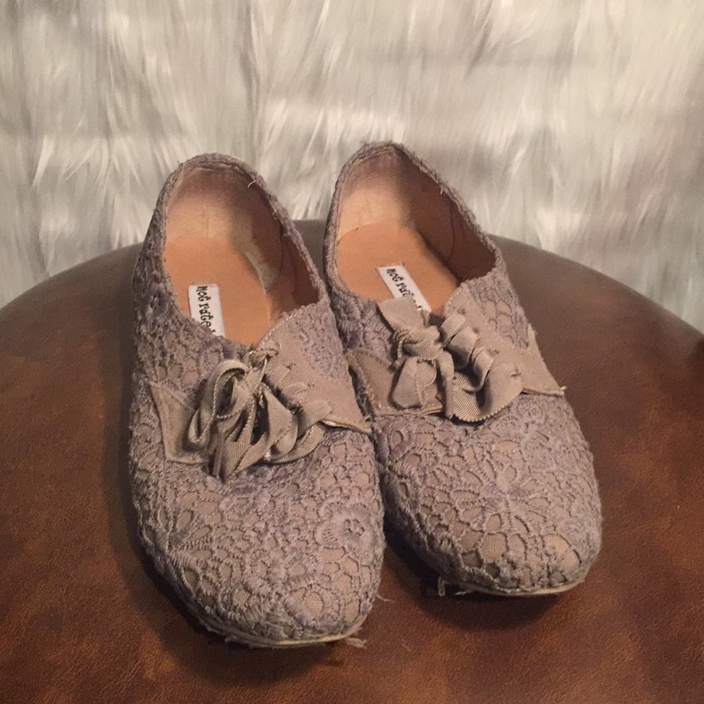 Lacy shoes
